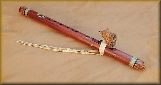 Giant-Sequoia-yellow_cedar_burl_wolf_carved-15.jpg (20112 bytes)