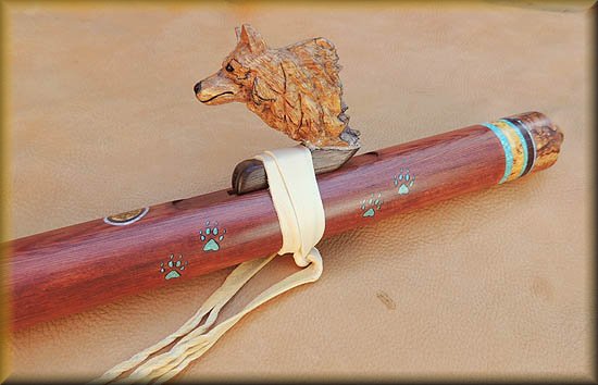 Giant-Sequoia-yellow_cedar_burl_wolf_carved-4.jpg (34476 bytes)