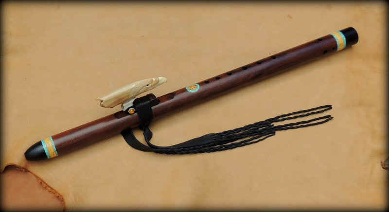 ancient-kauri-wood-flute-walrus-ivory-012.jpg (49263 bytes)