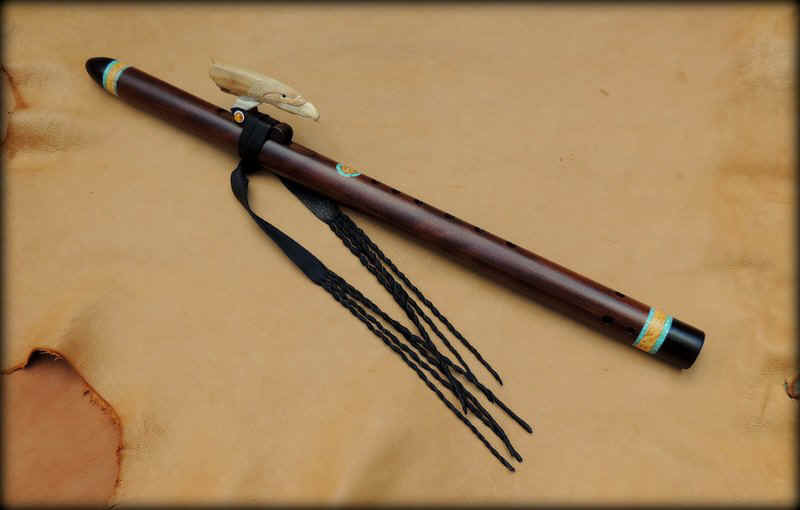ancient-kauri-wood-flute-walrus-ivory-1.jpg (59885 bytes)