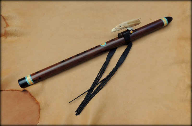ancient-kauri-wood-flute-walrus-ivory-7.jpg (58929 bytes)