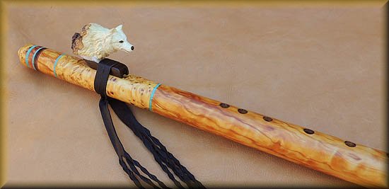 arctic-wolf-Flute-carving-4.jpg (22822 bytes)