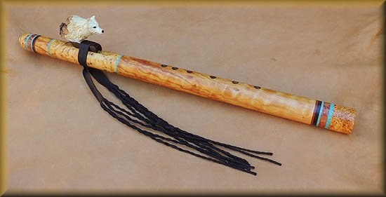 arctic-wolf-Flute-carving-5.jpg (21908 bytes)