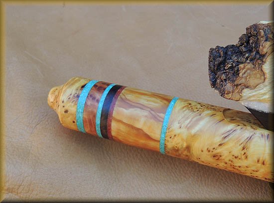 arctic-wolf-Flute-carving-6.jpg (36599 bytes)