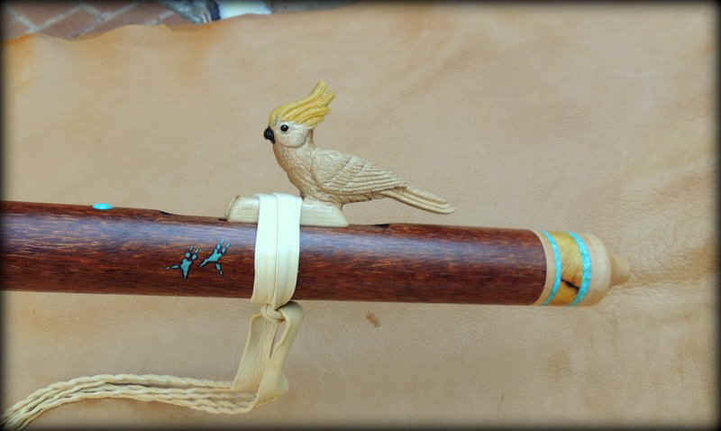 australian-cockatoo0carved-flute-02.jpg (60091 bytes)