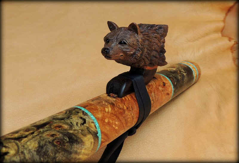 black_wolf_carved_inlay_flute_f_sharp_00008.JPG (84148 bytes)