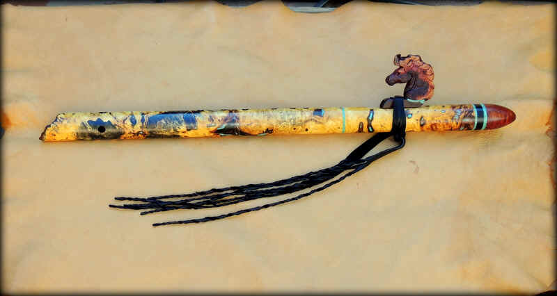 buckeye-burl-carved-horse-flute-00018.jpg (200428 bytes)