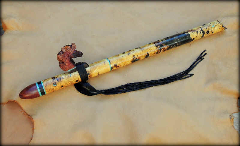 buckeye-burl-carved-horse-flute-00019.jpg (215112 bytes)