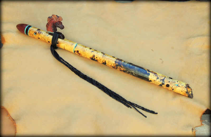 buckeye-burl-carved-horse-flute-0008.jpg (233966 bytes)