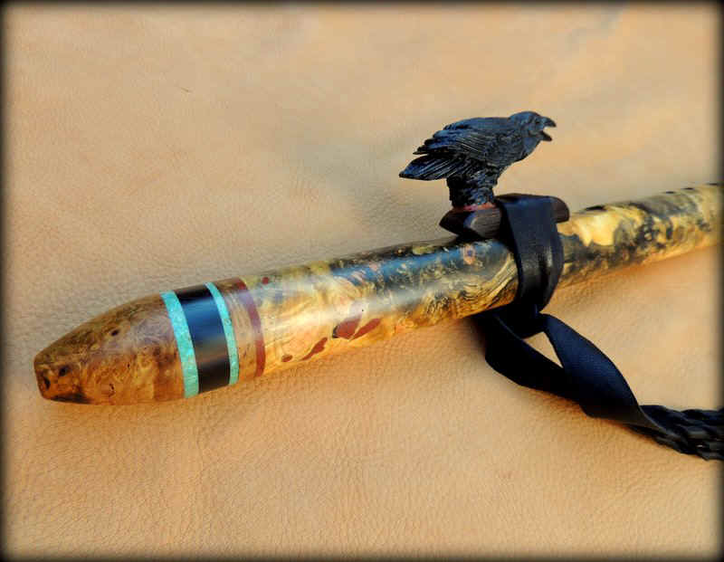 buckeye-burl-raven-carved-flute-014.jpg (98768 bytes)