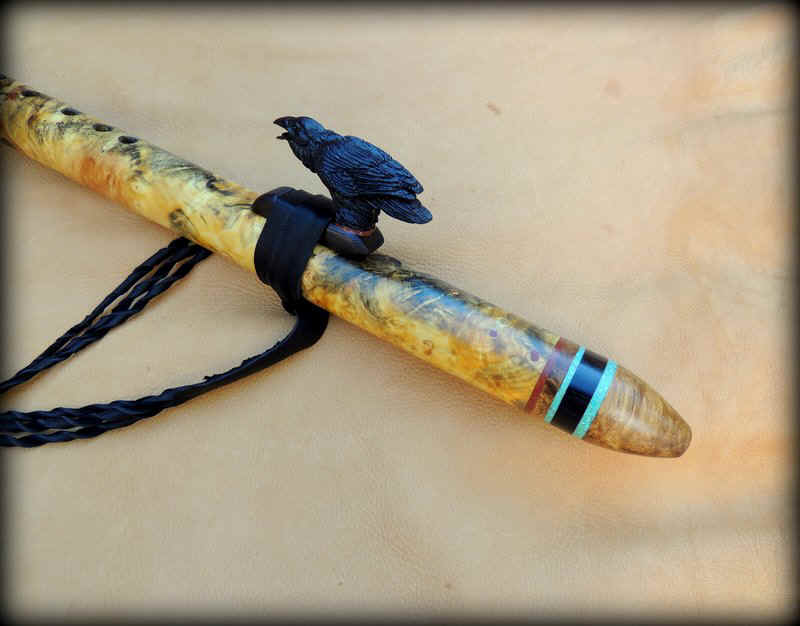 buckeye-burl-raven-carved-flute-04.jpg (85836 bytes)