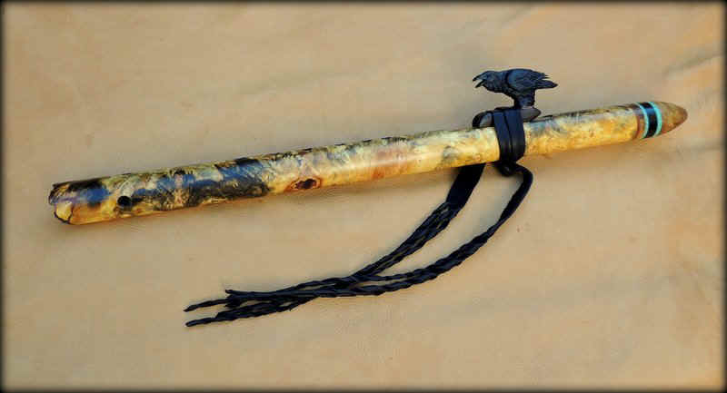 buckeye-burl-raven-carved-flute-05.jpg (58654 bytes)