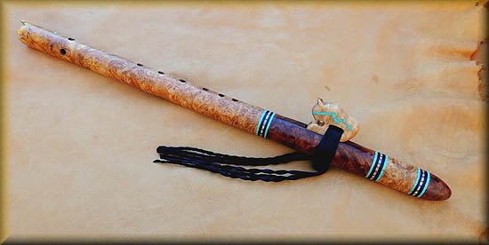 burl-buffalo-inlay-flute-0003.jpg (22593 bytes)