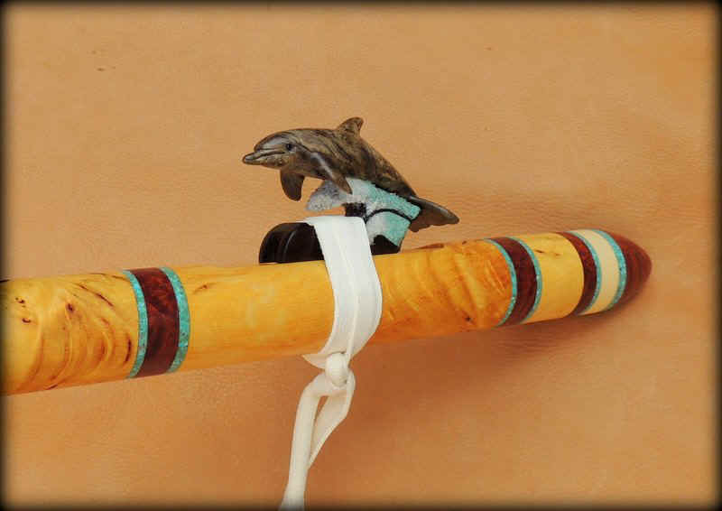 dolphin_carved_flute-alaskan_yellow_cedar_burl-00.JPG (71451 bytes)