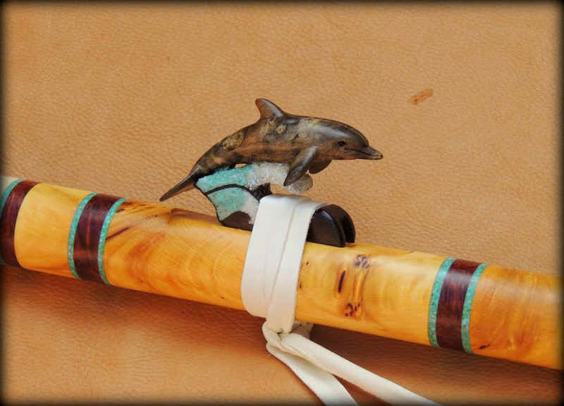 dolphin_carved_flute-alaskan_yellow_cedar_burl-003.JPG (94651 bytes)