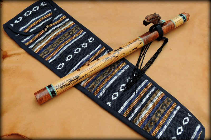golden-Eagle-carved-inlay-burl-flute-00003.JPG (129369 bytes)