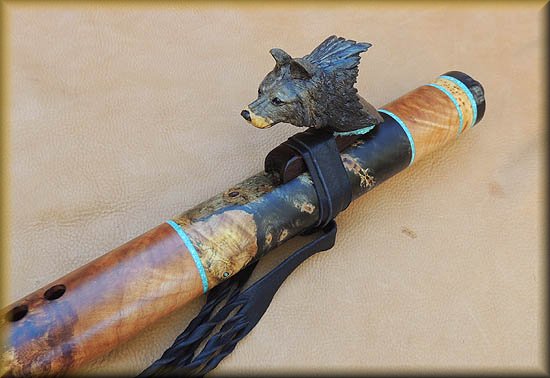 gray_wolf_carved_flute_inlay_d-11.jpg (38068 bytes)