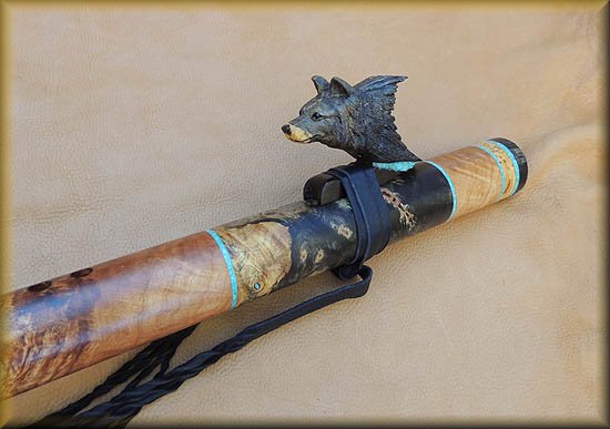 gray_wolf_carved_flute_inlay_d-12.jpg (36391 bytes)