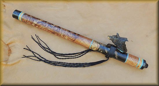 gray_wolf_carved_flute_inlay_d-17.jpg (25198 bytes)