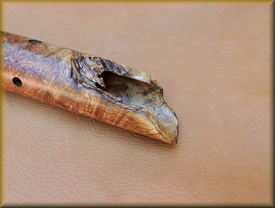 honduran-rosewood-burl-flute-running-horse-17.jpg (38956 bytes)