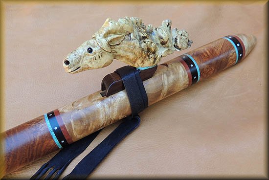 honduran-rosewood-burl-flute-running-horse-8.jpg (36319 bytes)