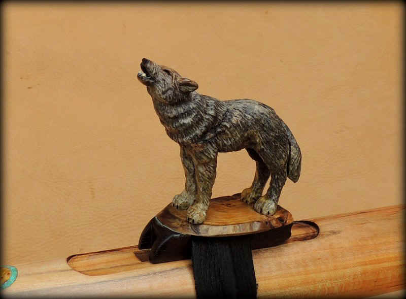 howling-wolf-flute-buckeye-burl-05.jpg (80730 bytes)