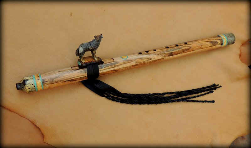 howling-wolf-flute-buckeye-burl-10.jpg (57819 bytes)