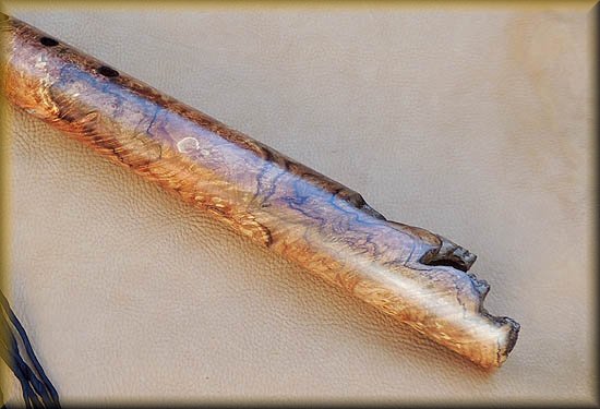 kodiak_bear_sculpture_burl_birdseye_maple_flute-3.jpg (38996 bytes)