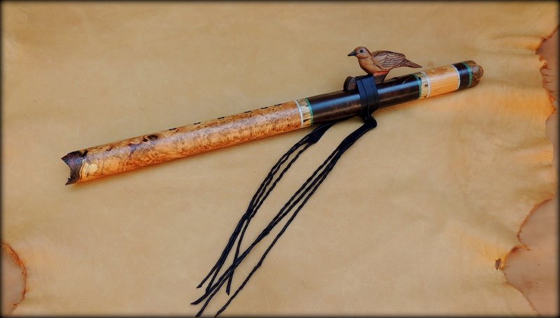 mourning-dove-carved-cherry-burl-flute-4.jpg (52618 bytes)