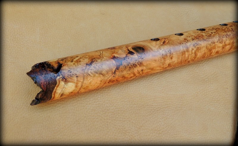 mourning-dove-carved-cherry-burl-flute-7.jpg (91780 bytes)