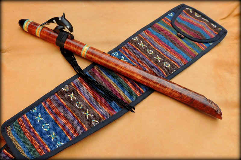 orca-whale-carved-flute-cedar-burl-0003.JPG (122457 bytes)