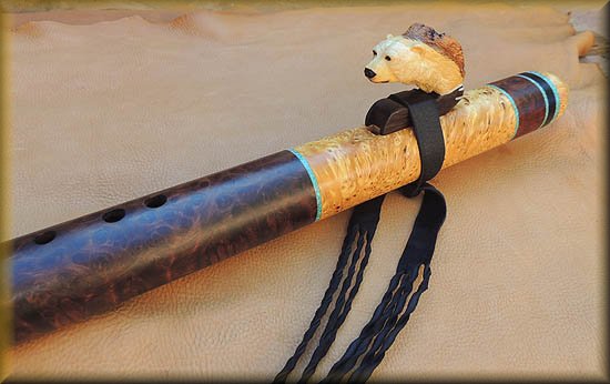 polar_bear-carving-flute-low-d-13.jpg (35194 bytes)