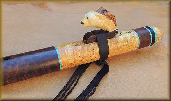 polar_bear-carving-flute-low-d-14.jpg (33761 bytes)