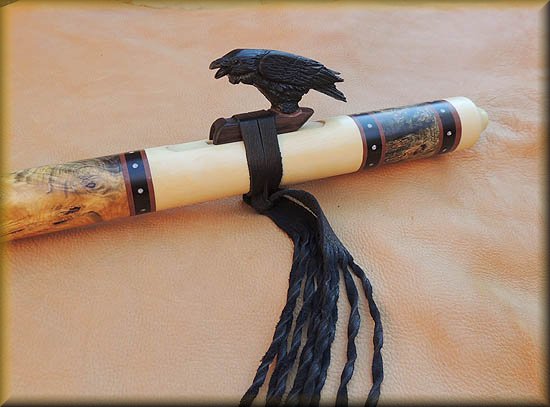 raven-flute-burl-e-minor6.jpg (37649 bytes)