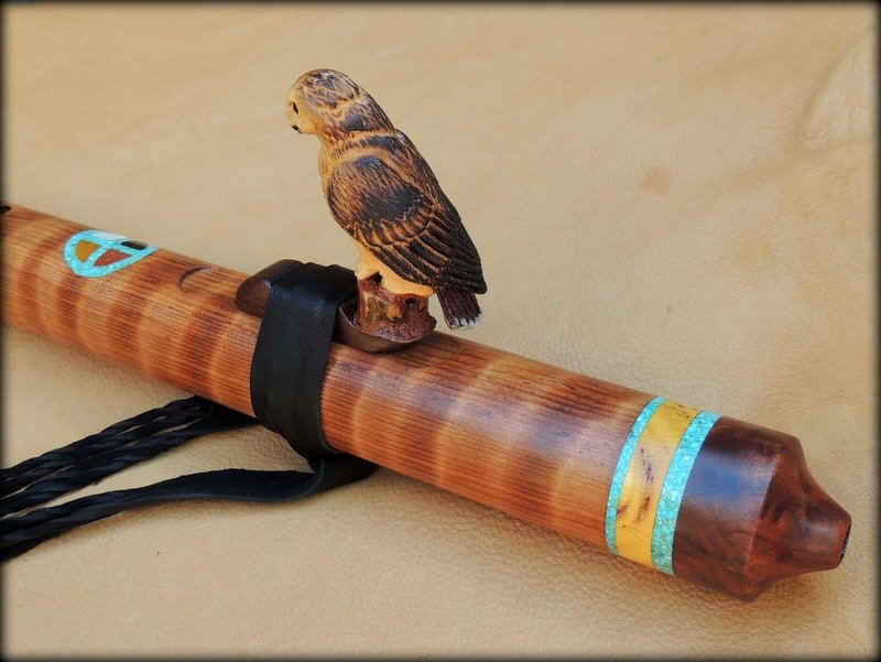 red-tailed-hawk_flute_F-0009.JPG (89059 bytes)