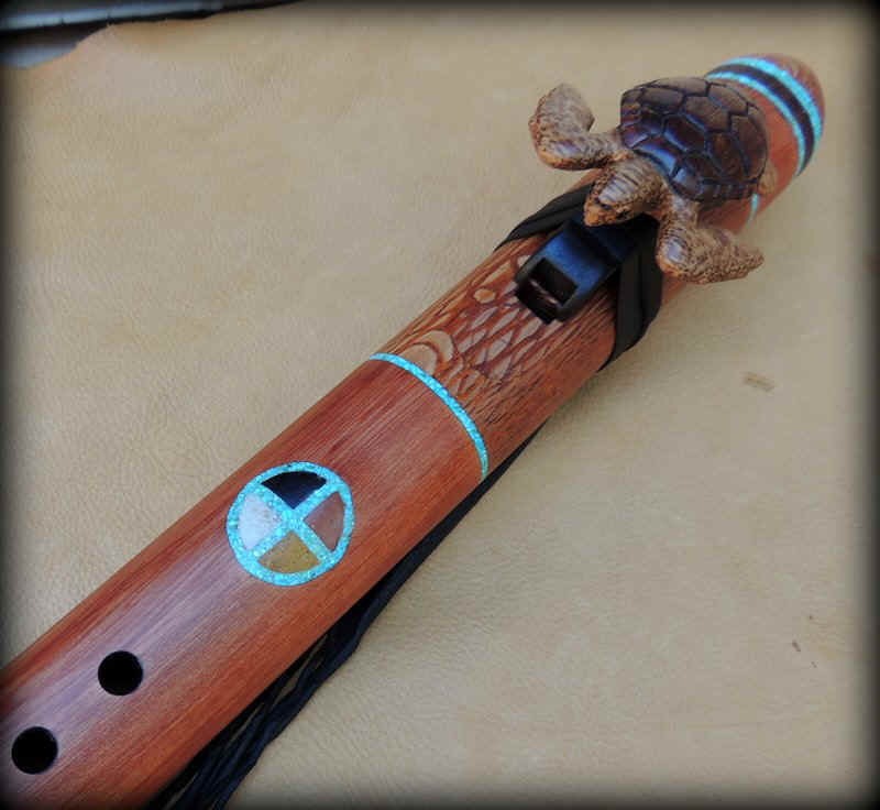 sea-turtle-carved-flute-low-b-003.JPG (98542 bytes)