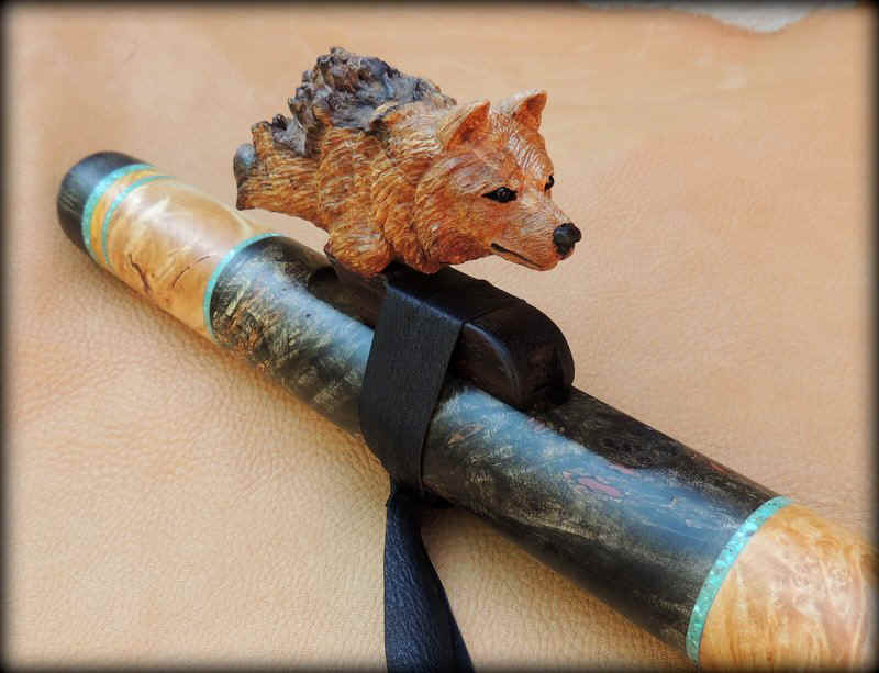 timber-wolf-carved-flute-inlay-g-minor-02.JPG (104877 bytes)