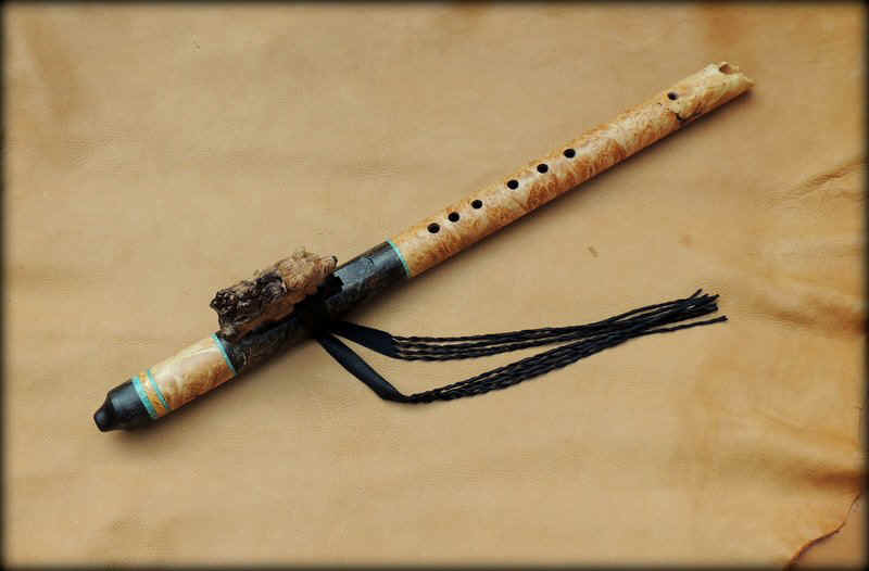 timber-wolf-carved-flute-inlay-g-minor-05.JPG (70254 bytes)