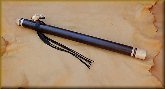 white-eagle-walnut-maple-wood-flute-low_c-01.jpg (21623 bytes)