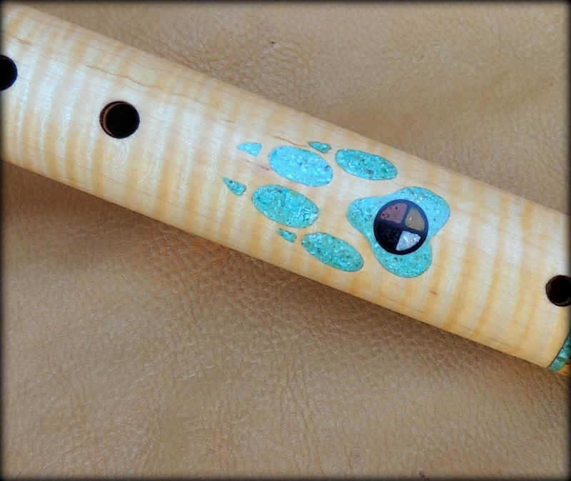 wolf-black-flute-inlay-carved-0002.JPG (102563 bytes)