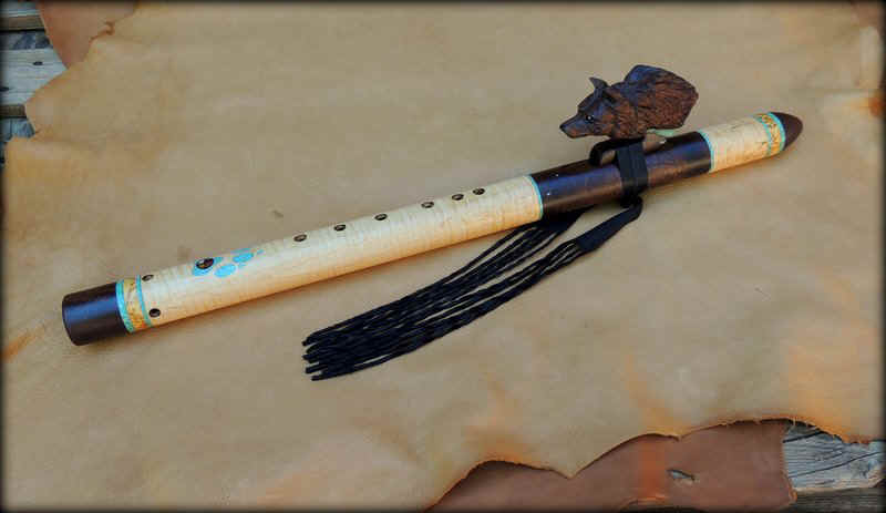 wolf-black-flute-inlay-carved-004.JPG (60806 bytes)