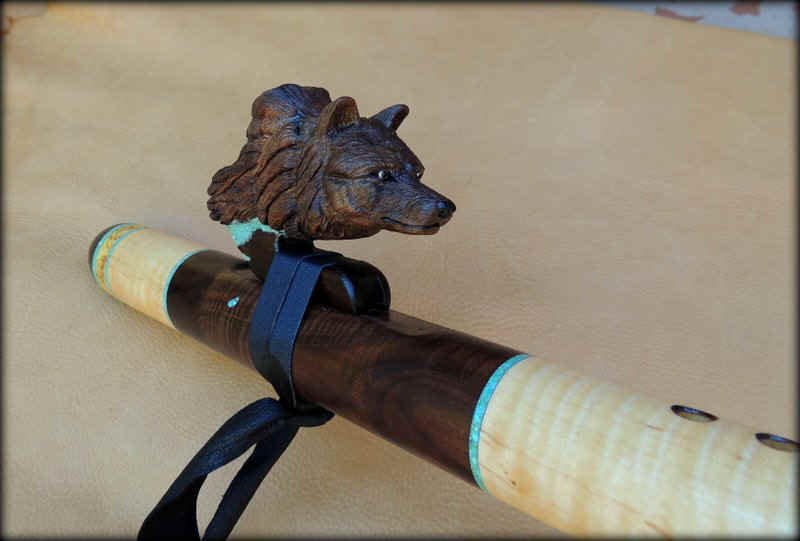wolf-black-flute-inlay-carved-01.JPG (69781 bytes)