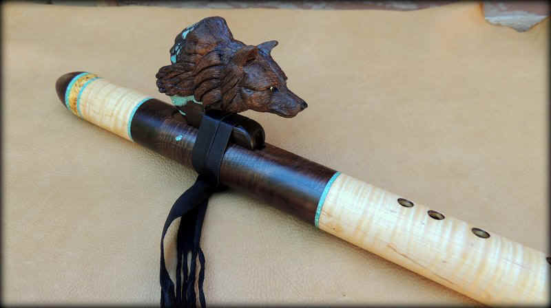 wolf-black-flute-inlay-carved-05.JPG (63504 bytes)