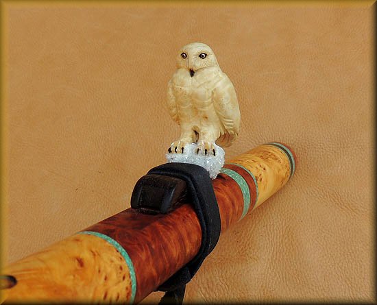 yellow-cedar-burl-snowy-owl-flute-03.jpg (39031 bytes)