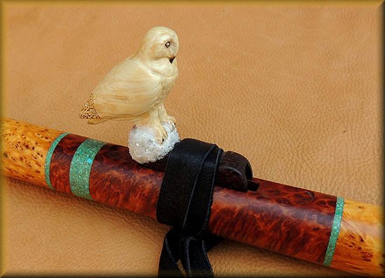 yellow-cedar-burl-snowy-owl-flute-04.jpg (40757 bytes)